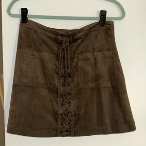 💚RUBY & JENNA 💚 green/brown suede skirt